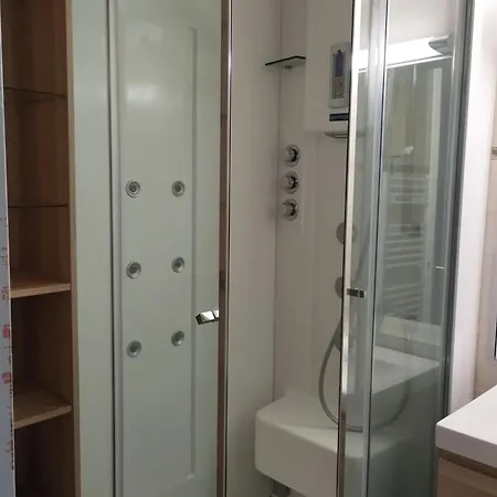 Spacieux A Avec Piscine Partagee 68 M²