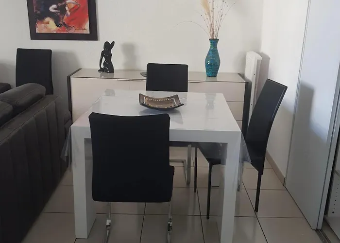 Spacieux A Avec Piscine Partagee 68 M² *