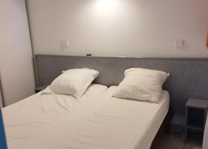 Apartment Spacieux A Avec Piscine Partagee 68 M² Agde