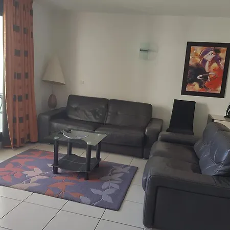 Apartment Lumineux A Avec Vues Et Piscine Partagee
