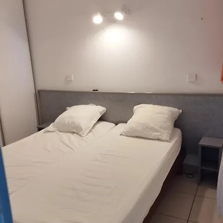 Appartement Spacieux à Avec Piscine Partagée 68 M² Agde